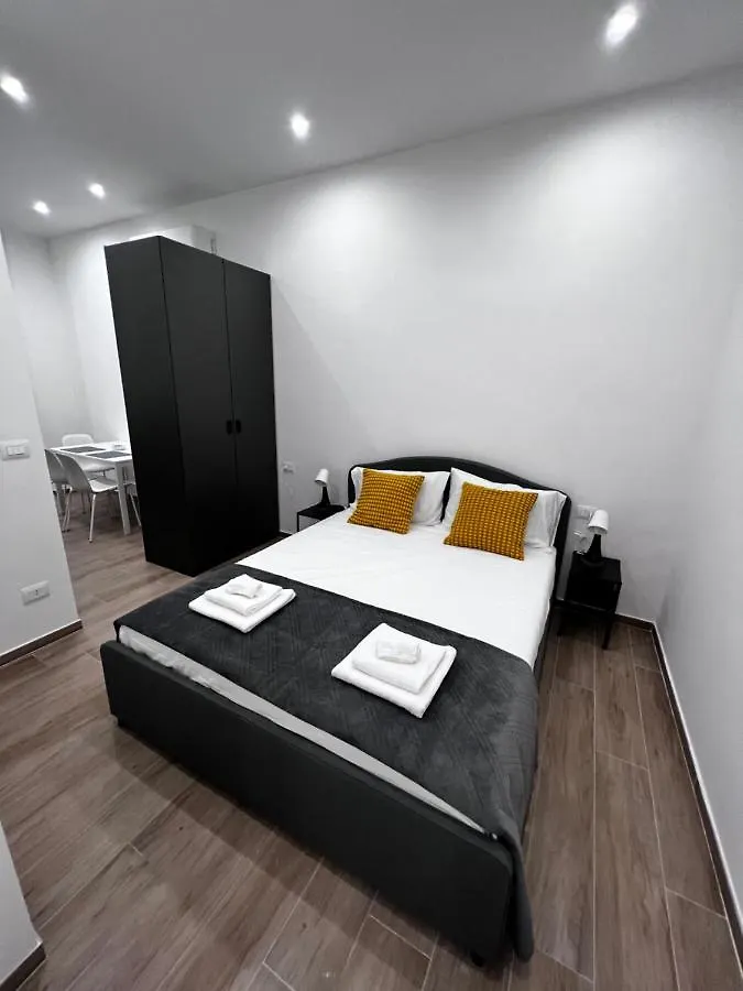 Citywise Vittorio - Independent Apartment Near Bari Central Station Pensjonat