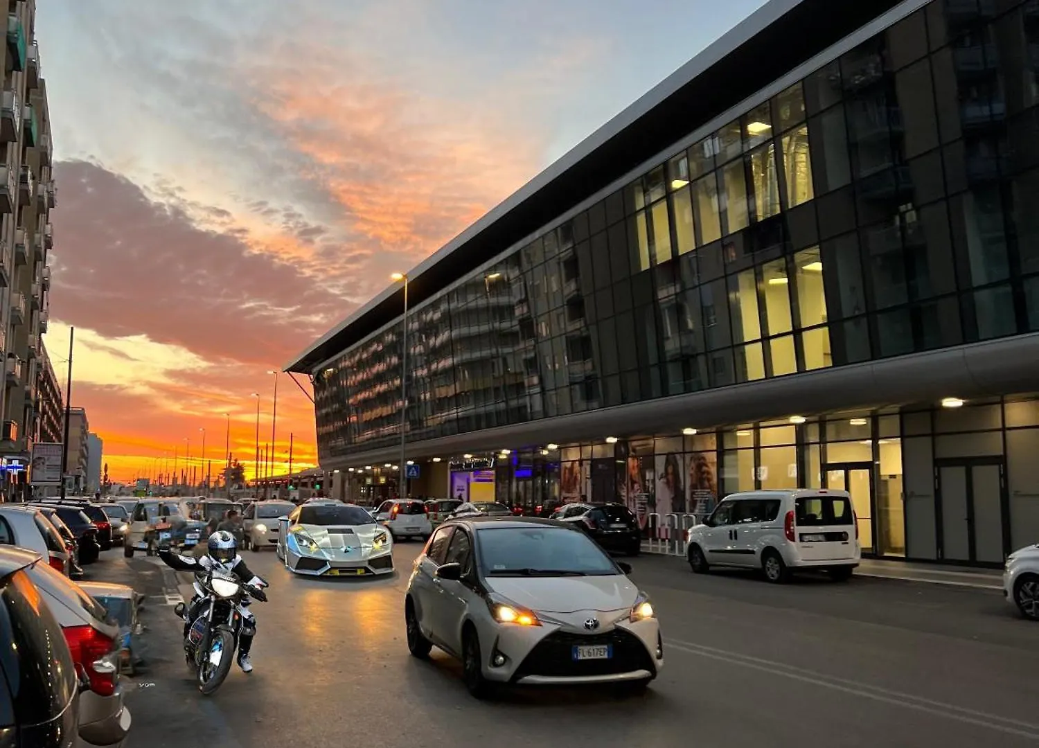 Citywise Vittorio - Independent Apartment Near Bari Central Station Pensjonat
